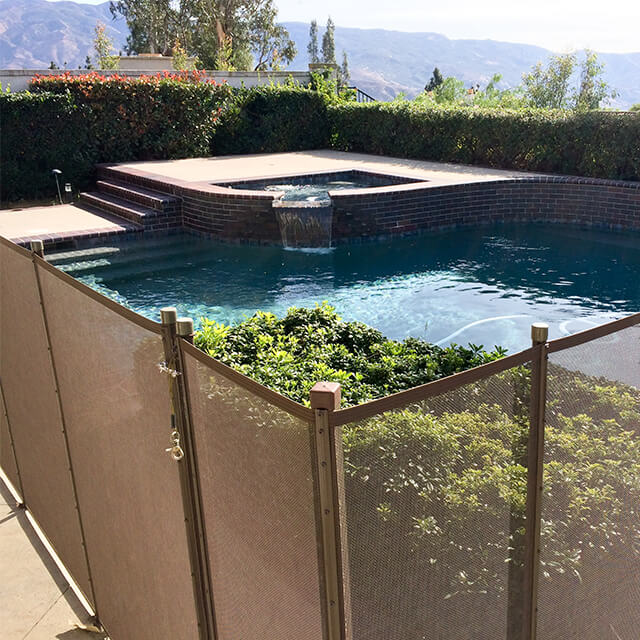 Tout Piscine installation de barrires  de scurit pour piscine  Puget-sur-Argens Var